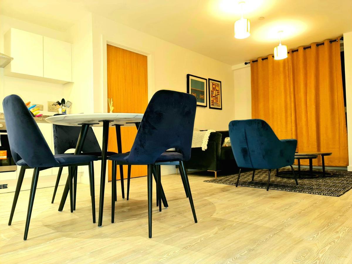 Exquisite Cosy 2-Bed Apartment In Salford Манчестер Экстерьер фото