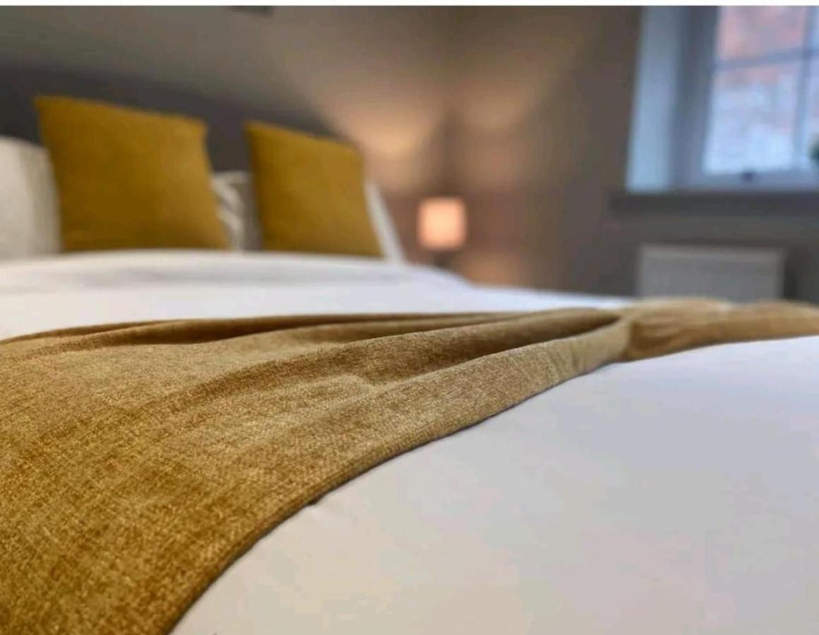 Exquisite Cosy 2-Bed Apartment In Salford Манчестер Экстерьер фото