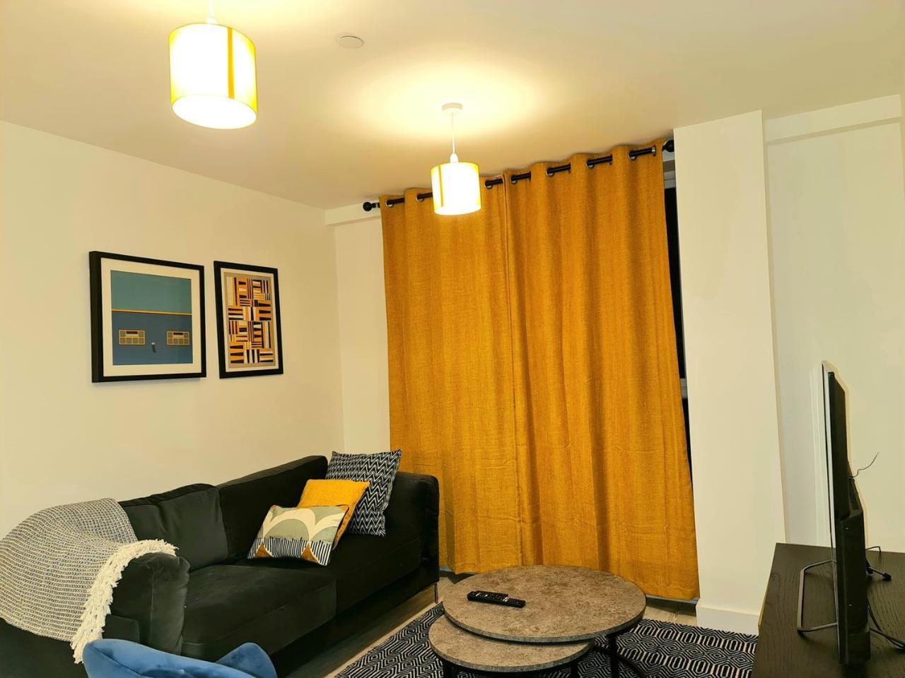 Exquisite Cosy 2-Bed Apartment In Salford Манчестер Экстерьер фото
